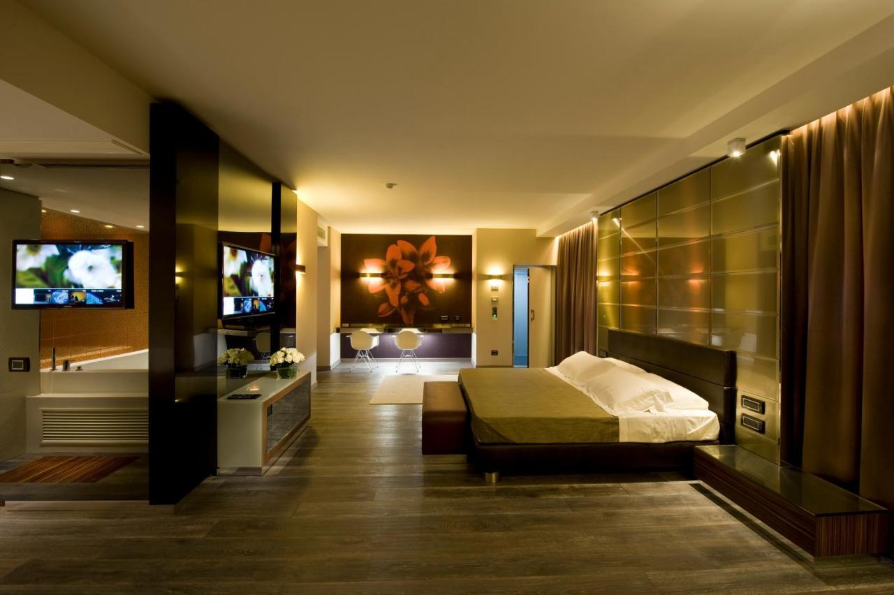 Viola Mhotel กรูเมลโลเดลมอนเต ภายนอก รูปภาพ